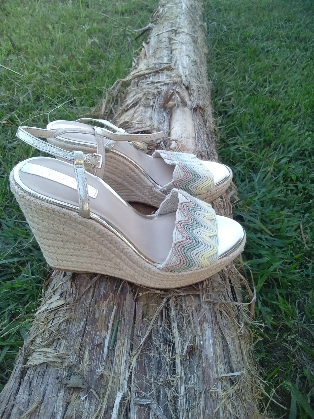 Copper Key Metallic Chevron Espadrille Wedge Sandals Gold Size 6M